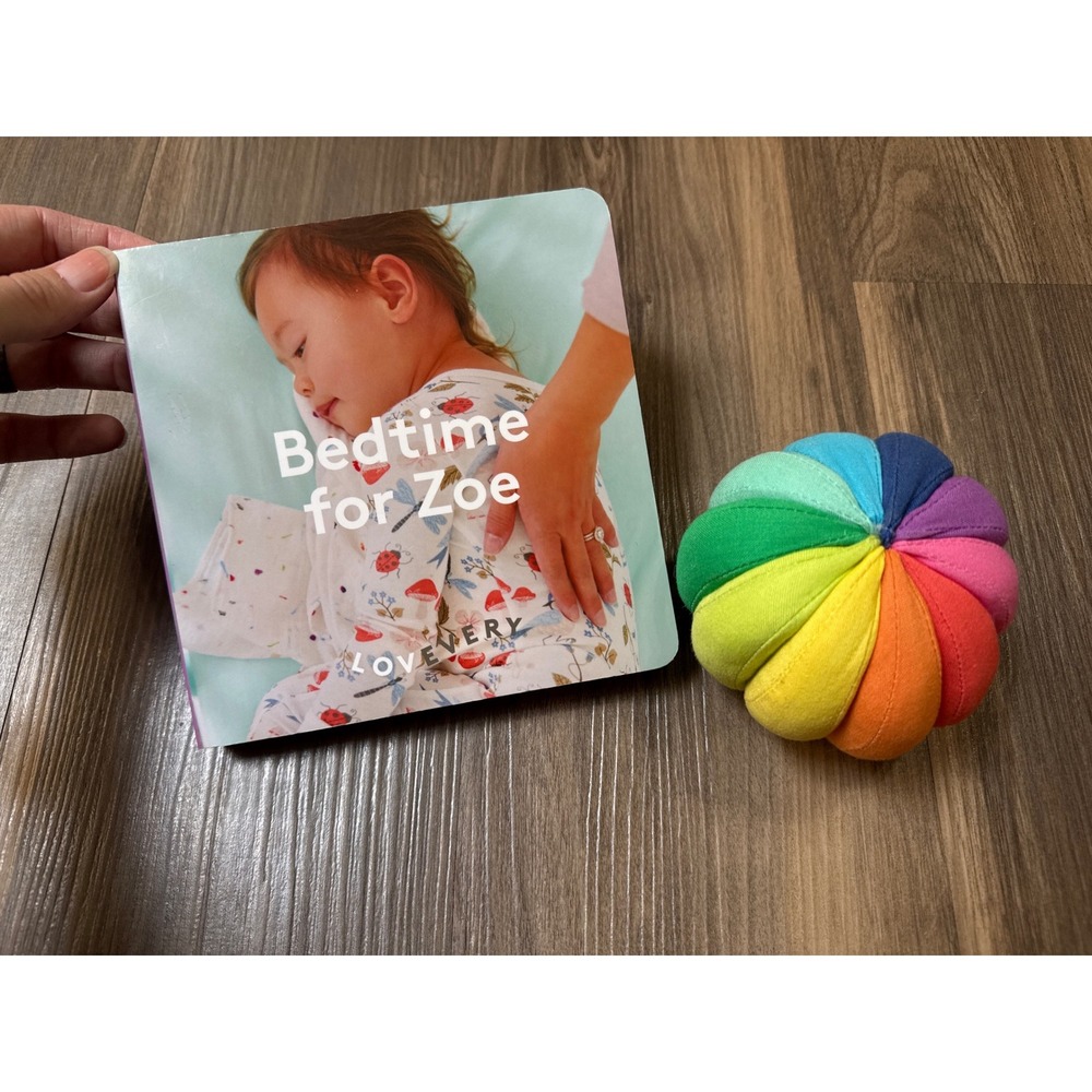 Lovevery Toy Book Bundle Bedtime for Zoe Multicolor Rainbow Ball Lot Montessoru